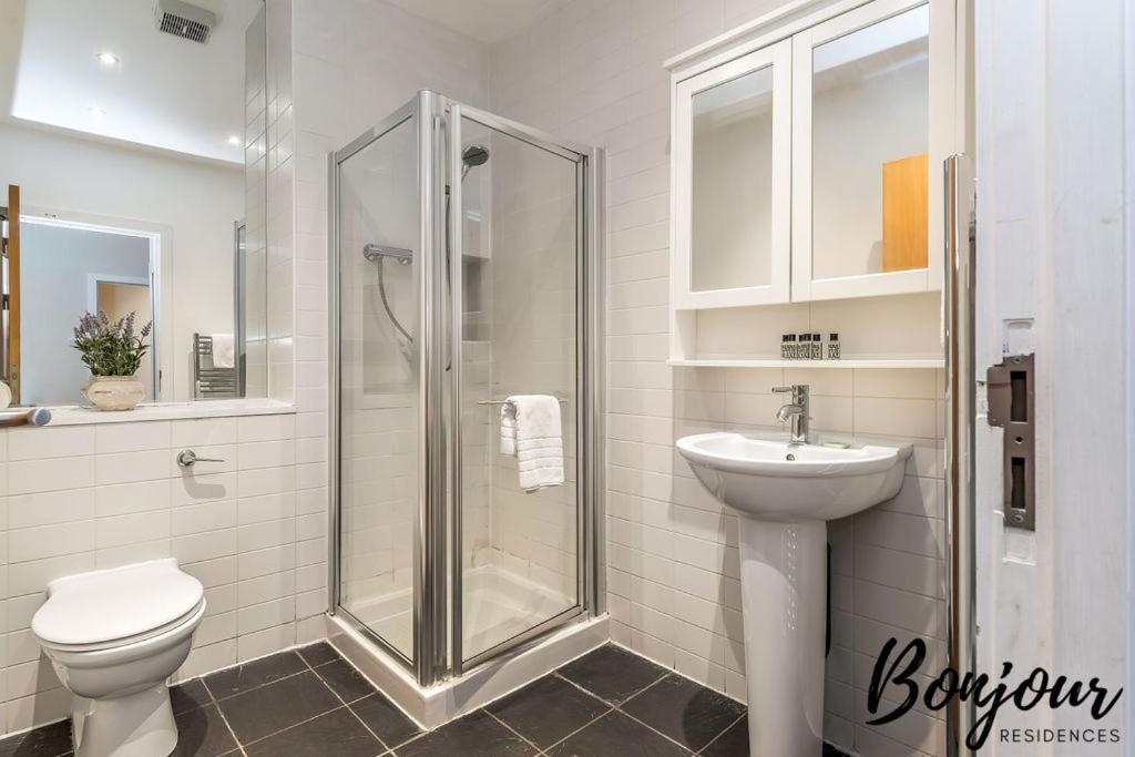 Spacious 2Br-2Ba - Grassmarket - Free Parking By Bonjour Residences Edinburgh Ngoại thất bức ảnh