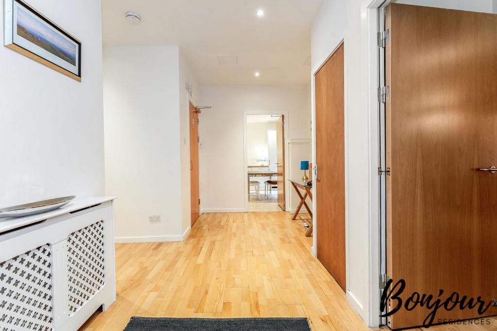 Spacious 2Br-2Ba - Grassmarket - Free Parking By Bonjour Residences Edinburgh Ngoại thất bức ảnh